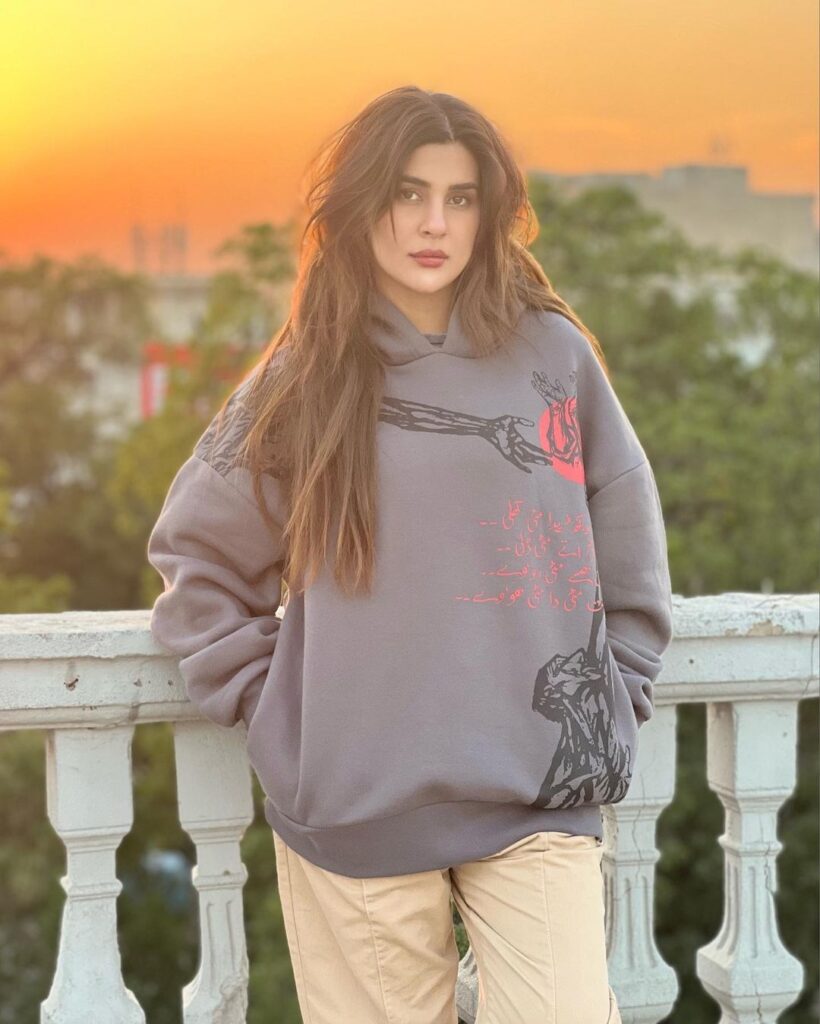  Kubra Khan