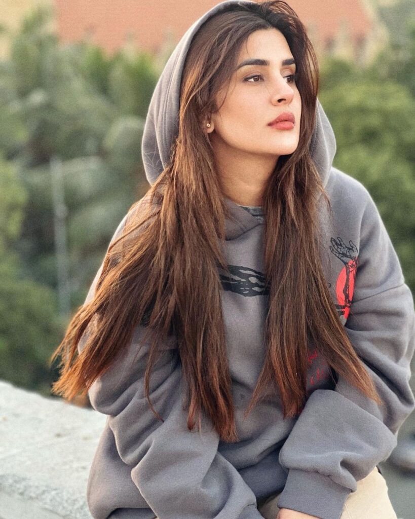  Kubra Khan